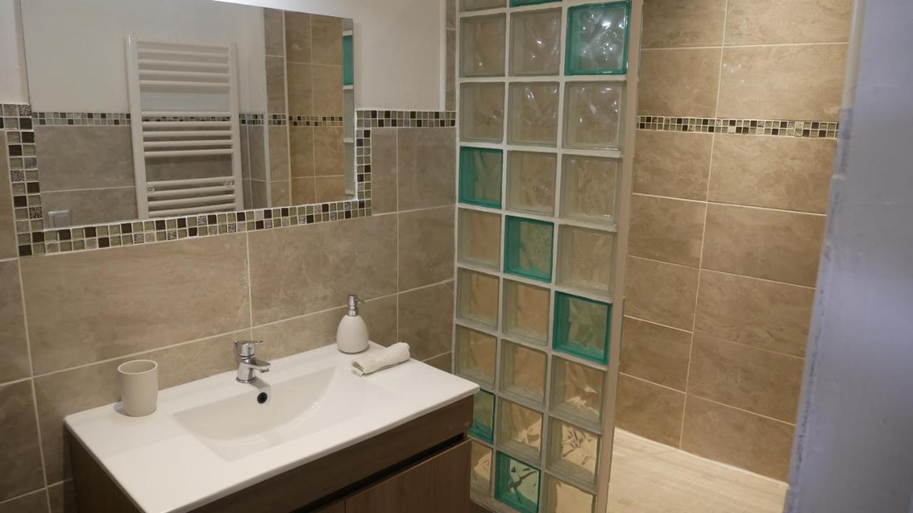 Mas Maurane-Chambre D'Hote Avec Spa Prive Aux Portes D'Arles Tarascon Exterior foto